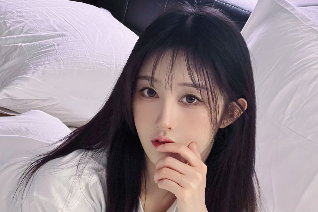 李艾笑