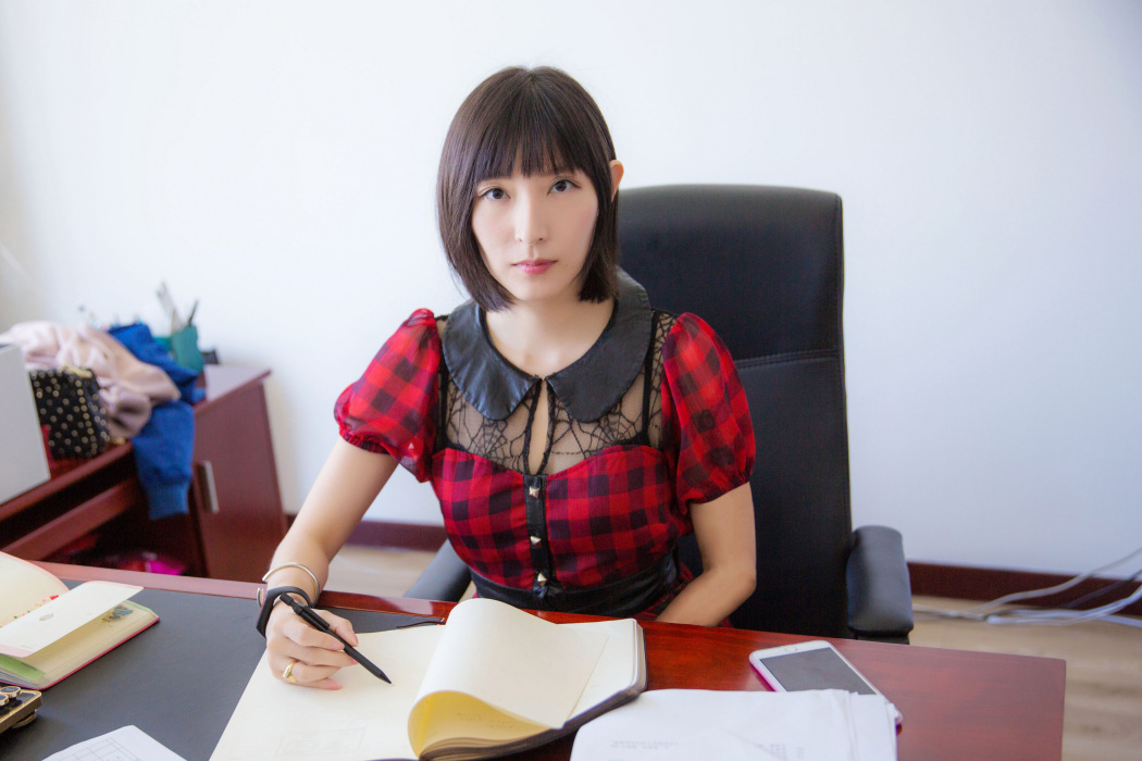 金今(河北省影視家協會副主席,河北精英動漫文化傳播股份有限公司總經理) 金今(河北省影視家協會副主席,河北精英動漫文化傳播股份有限公司總經理)