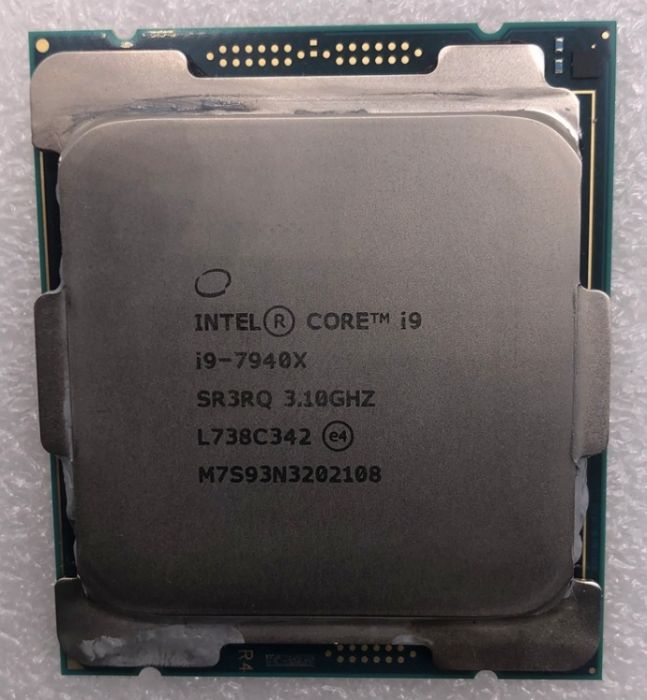 Intel 酷睿i9 7940X Intel 酷睿i9 7940X
