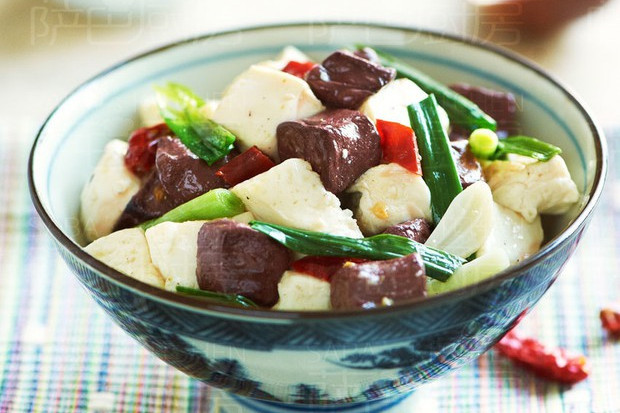 豬血煮豆腐 豬血煮豆腐