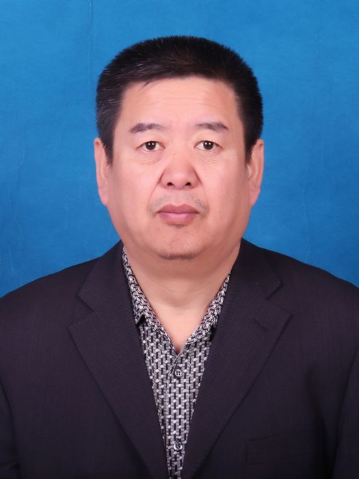 王雪峰(黑龍江省塔河縣人大常委會二級調研員) 王雪峰(黑龍江省塔河縣人大常委會二級調研員)
