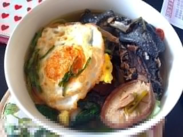 烏雞湯麵 烏雞湯麵