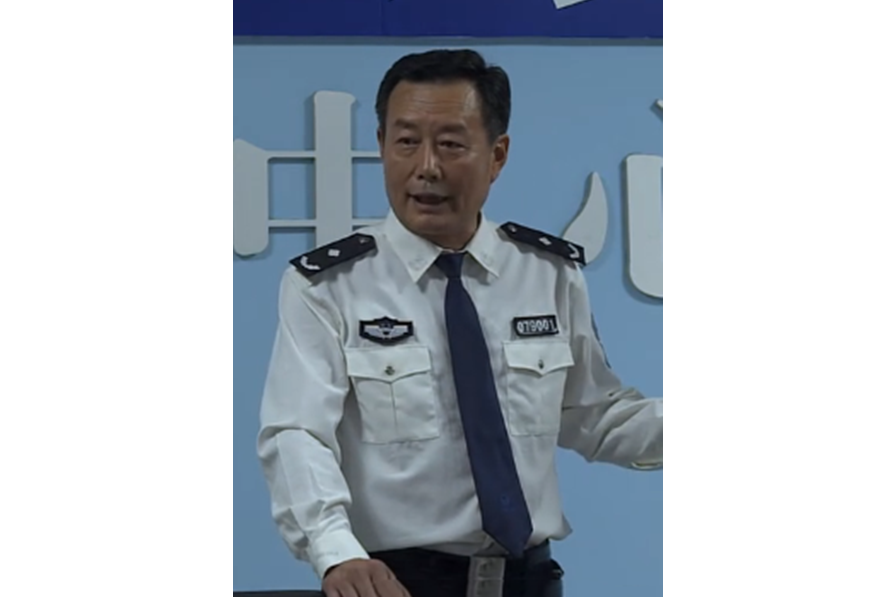 陳文濤(涉案劇《秘密追蹤》中的角色) 陳文濤(涉案劇《秘密追蹤》中的角色)