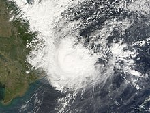颱風榴槤登越時的雲圖
