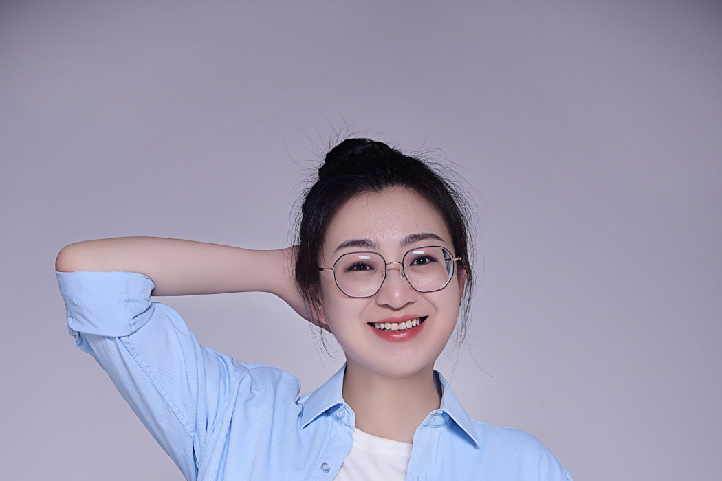鄭冰清(中國內地繪本作家,代表作品《丁婆婆》等) 鄭冰清(中國內地繪本作家,代表作品《丁婆婆》等)