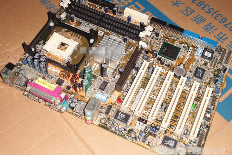 華碩P4B533-V 華碩P4B533-V