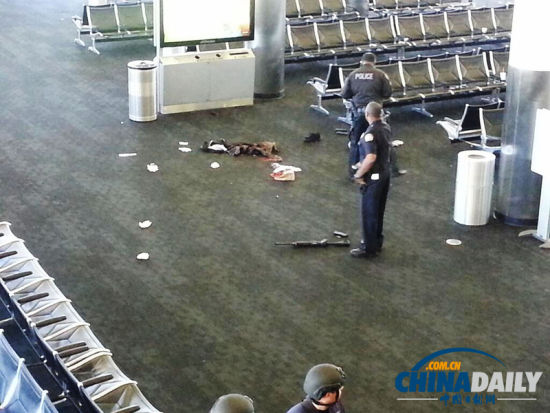 洛杉磯機場槍擊案