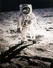 人類首次登上月球(1969年7月21日)