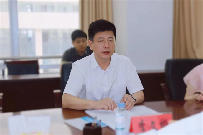 李文彬(福建省龍巖市委宣傳部副部長、文明辦主任) 李文彬(福建省龍巖市委宣傳部副部長、文明辦主任)