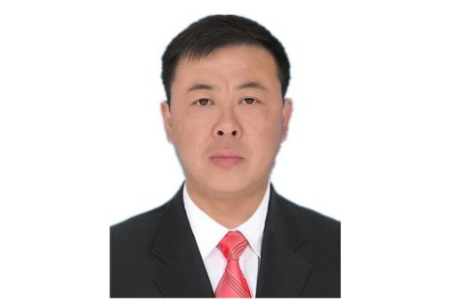 何明(貴州省沿河縣人大常委會黨組成員、副主任,兼任團結街道黨工委書記、一級主任科員) 何明(貴州省沿河縣人大常委會黨組成員、副主任,兼任團結街道黨工委書記、一級主任科員)