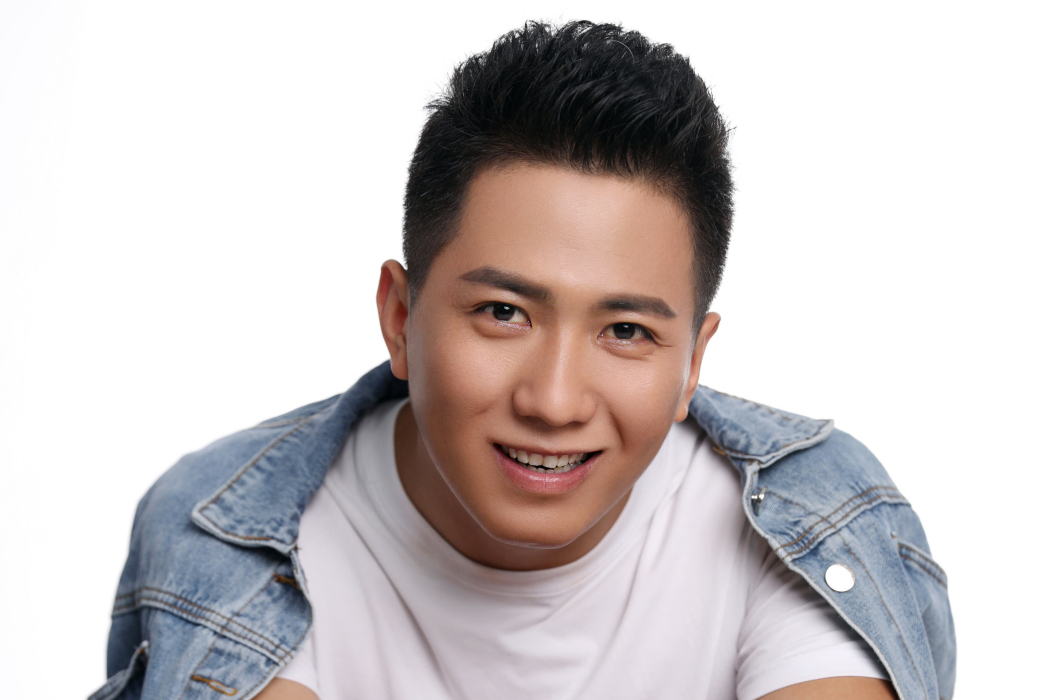 楊晉(製片人、導演、編劇、演員) 楊晉(製片人、導演、編劇、演員)