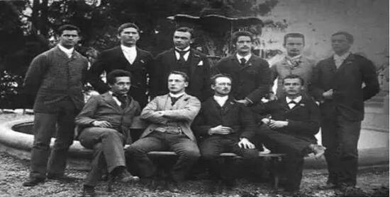 愛因斯坦（前排左一）在阿爾高州立中學