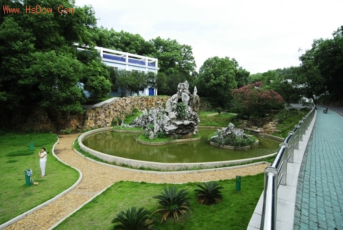 猴山原址上改建的花園