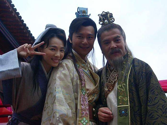 龍行滄海 龍行滄海