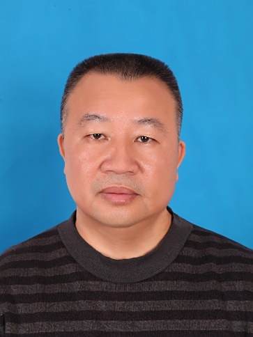 嚴峰(賀州市八步區委區政府信訪局副局長) 嚴峰(賀州市八步區委區政府信訪局副局長)