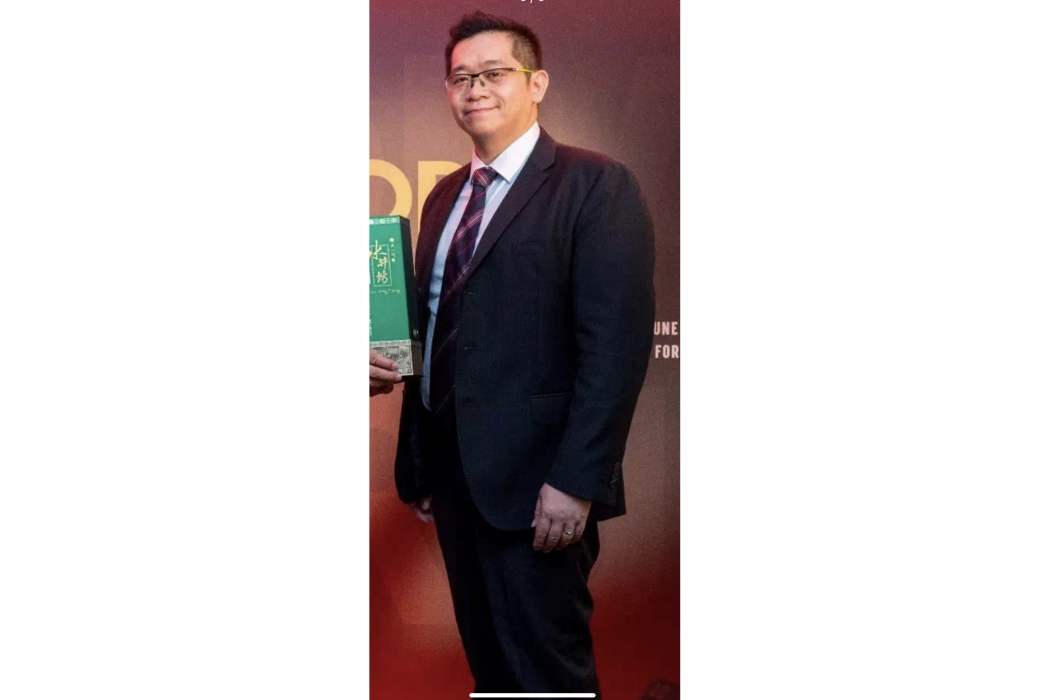 何榮輝(莎莎國際控股有限公司原聯席首席財務總監、執行董事) 何榮輝(莎莎國際控股有限公司原聯席首席財務總監、執行董事)