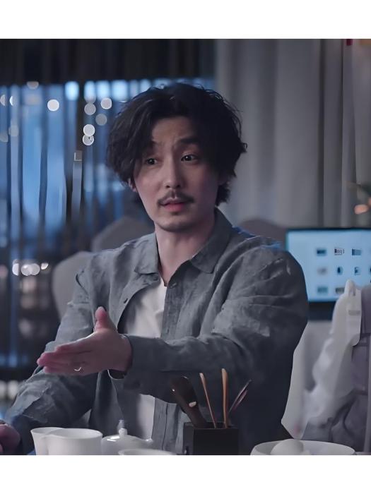 徐辛(都市情感劇《她的城》中的男配角) 徐辛(都市情感劇《她的城》中的男配角)