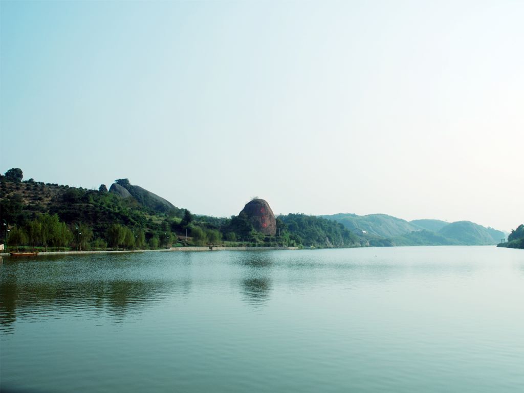 龍山湖