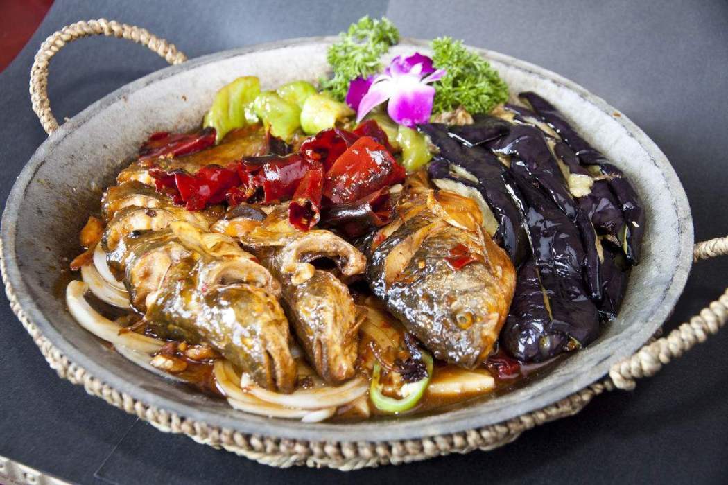 鯰魚燜茄子 鯰魚燜茄子