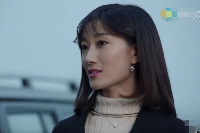 季靜(《陳二狗的妖孽人生》中的角色) 季靜(《陳二狗的妖孽人生》中的角色)