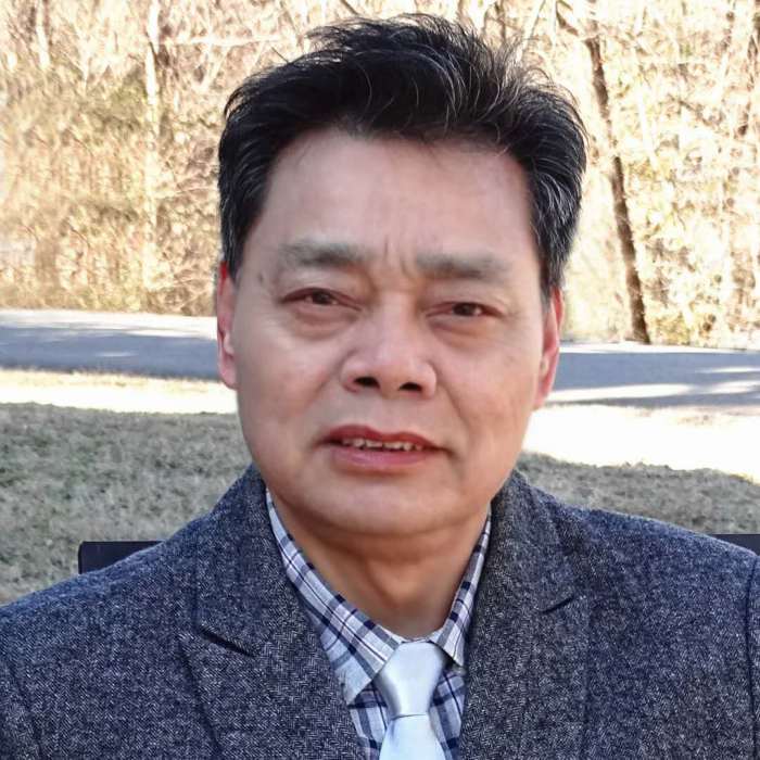 張曉鐘(華南師範大學音樂學院聲樂教授) 張曉鐘(華南師範大學音樂學院聲樂教授)