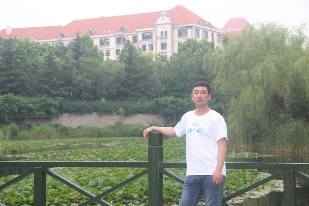 張振華(寧夏師範學院數學與計算機科學學院教師) 張振華(寧夏師範學院數學與計算機科學學院教師)