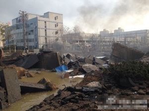 青島中石化黃濰輸油管線爆燃事故