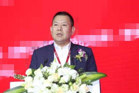 閆小兵(京東集團國際業務負責人) 閆小兵(京東集團國際業務負責人)