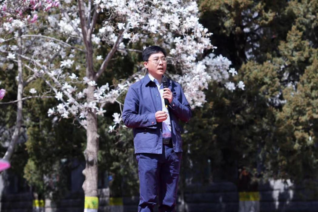 張曉光(北方工業大學教授) 張曉光(北方工業大學教授)