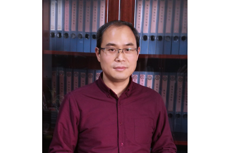 謝峰(東華大學馬理學院數學與統計系教師) 謝峰(東華大學馬理學院數學與統計系教師)