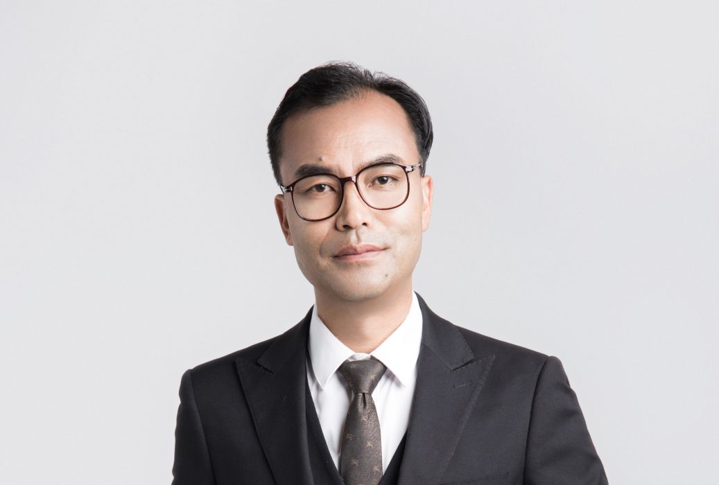 李新平(“感恩英語”創始人) 李新平(“感恩英語”創始人)