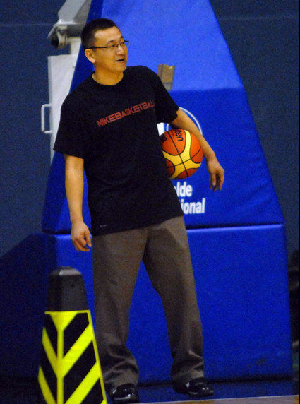 范斌在男籃訓練中
