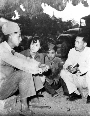 1958年10月，李煥之在廈門深入軍隊採訪。