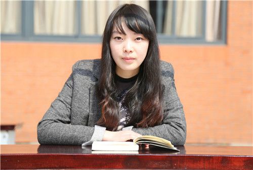 胡嬌嬌(西南民族大學文學與新聞傳播學院新聞學2012級本科生) 胡嬌嬌(西南民族大學文學與新聞傳播學院新聞學2012級本科生)