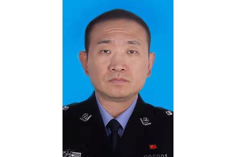 金海東(吉林省延邊朝鮮族自治州和龍市人民政府原副市長、公安局原局長)