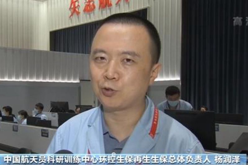 楊潤澤(中國航天員科研訓練中心環控生保再生生保總體負責人) 楊潤澤(中國航天員科研訓練中心環控生保再生生保總體負責人)
