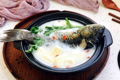 鯽魚京白煲 鯽魚京白煲