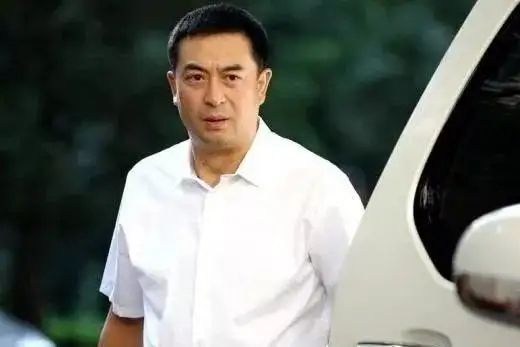 楊樹(電視劇《一仆二主》中的角色) 楊樹(電視劇《一仆二主》中的角色)
