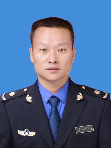 陳興(貴州省黔西南布依族苗族自治州興義市綜合執法局黨組成員、副局長) 陳興(貴州省黔西南布依族苗族自治州興義市綜合執法局黨組成員、副局長)