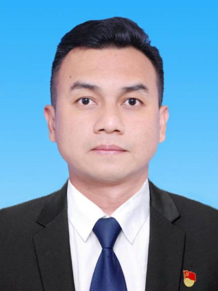 曹明(雲南省文山壯族苗族自治州硯山縣委常委、副縣長) 曹明(雲南省文山壯族苗族自治州硯山縣委常委、副縣長)