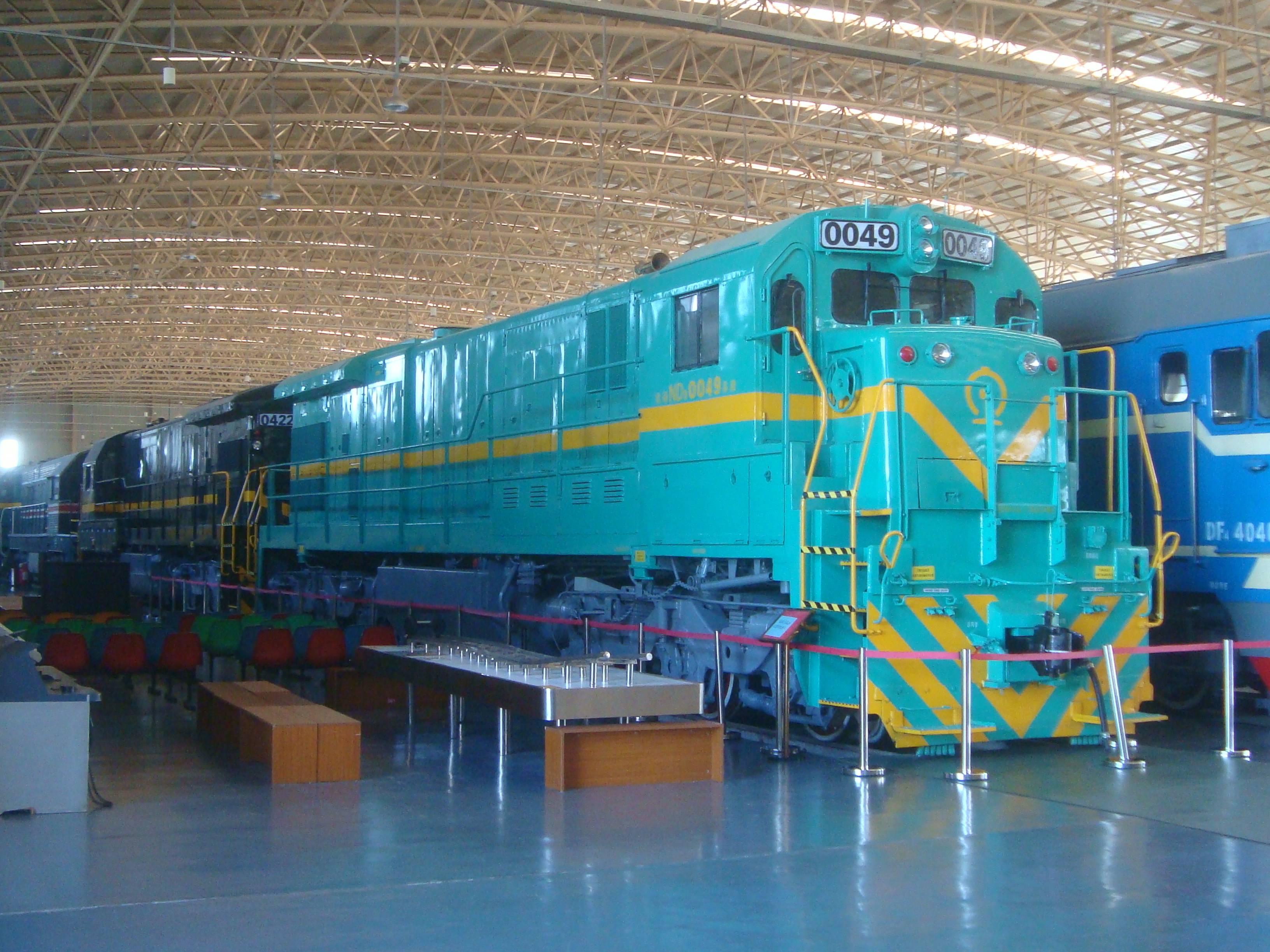 中國鐵道博物館內的ND5型0049與0422號機車