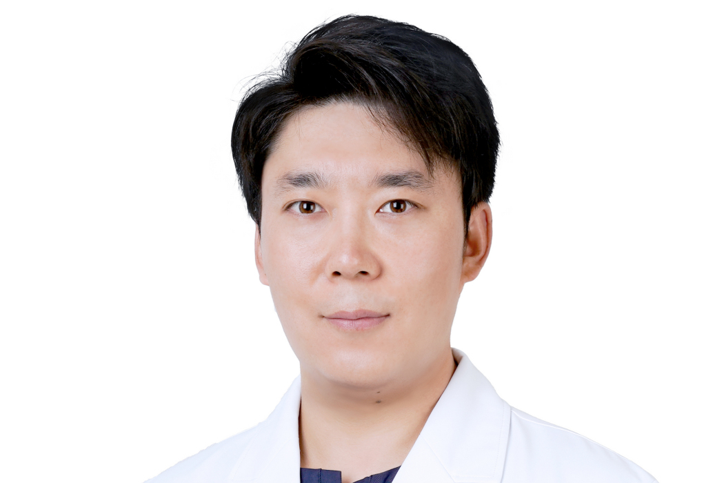 盧志強(中國口腔醫生、醫療機構管理者) 盧志強(中國口腔醫生、醫療機構管理者)