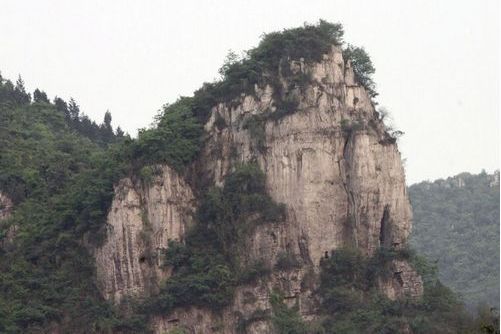 雷楔岩 雷楔岩