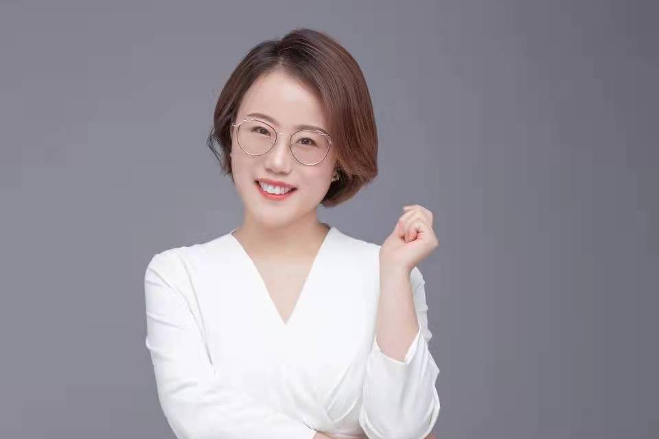 劉瑩瑩(永驗教育集團研究院運營主任) 劉瑩瑩(永驗教育集團研究院運營主任)