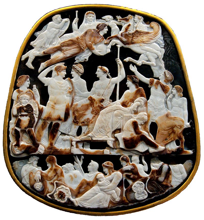 法國大浮雕上的提比略（正中間坐者）