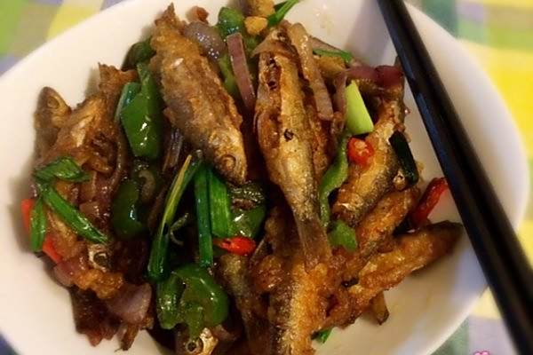 酥麻花魚 酥麻花魚
