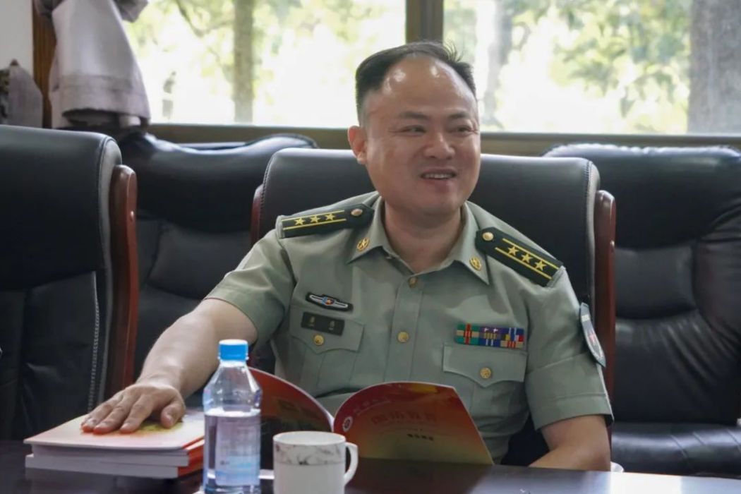 廖偉(湖南省瀏陽市委常委、人武部部長) 廖偉(湖南省瀏陽市委常委、人武部部長)