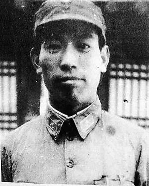 1926年冬許光達進入黃埔軍校，後轉到武漢分校學習