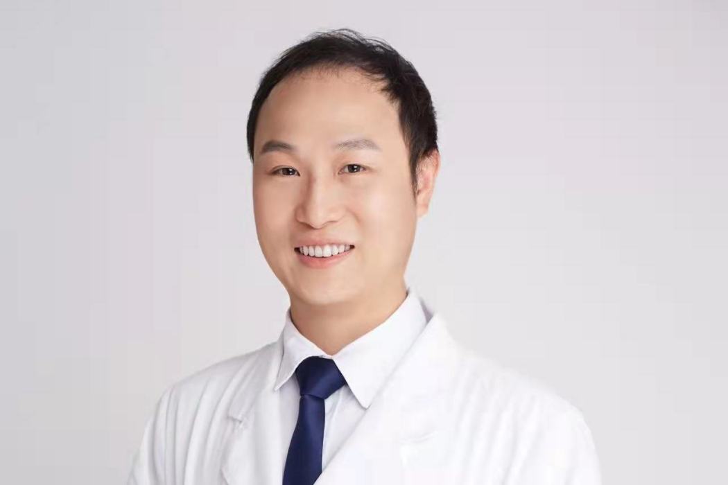 黃俊(廣州醫科大學附屬第一醫院胸外科副主任醫師) 黃俊(廣州醫科大學附屬第一醫院胸外科副主任醫師)