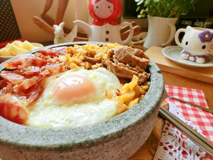 苦逼石鍋飯 苦逼石鍋飯